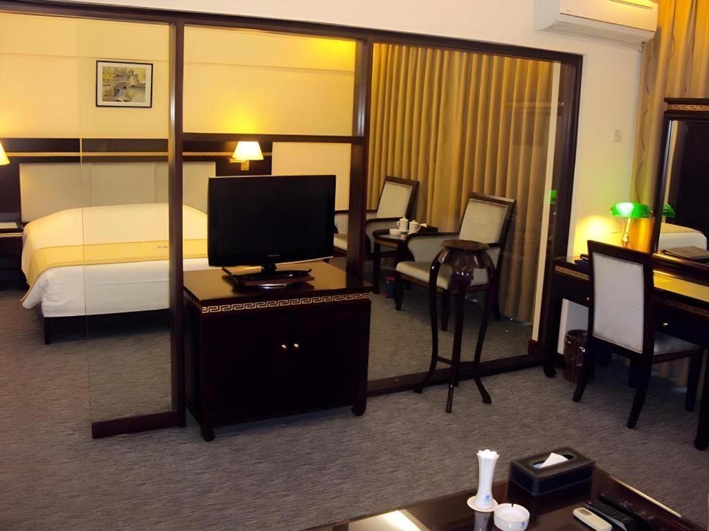 האי פונג Huu Nghi Hotel מראה חיצוני תמונה